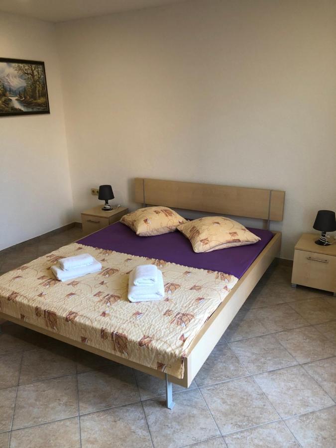 Miro Apartmani Ražanac エクステリア 写真
