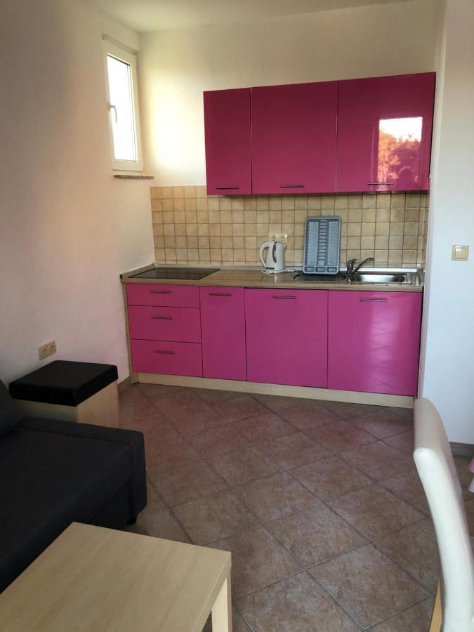 Miro Apartmani Ražanac エクステリア 写真