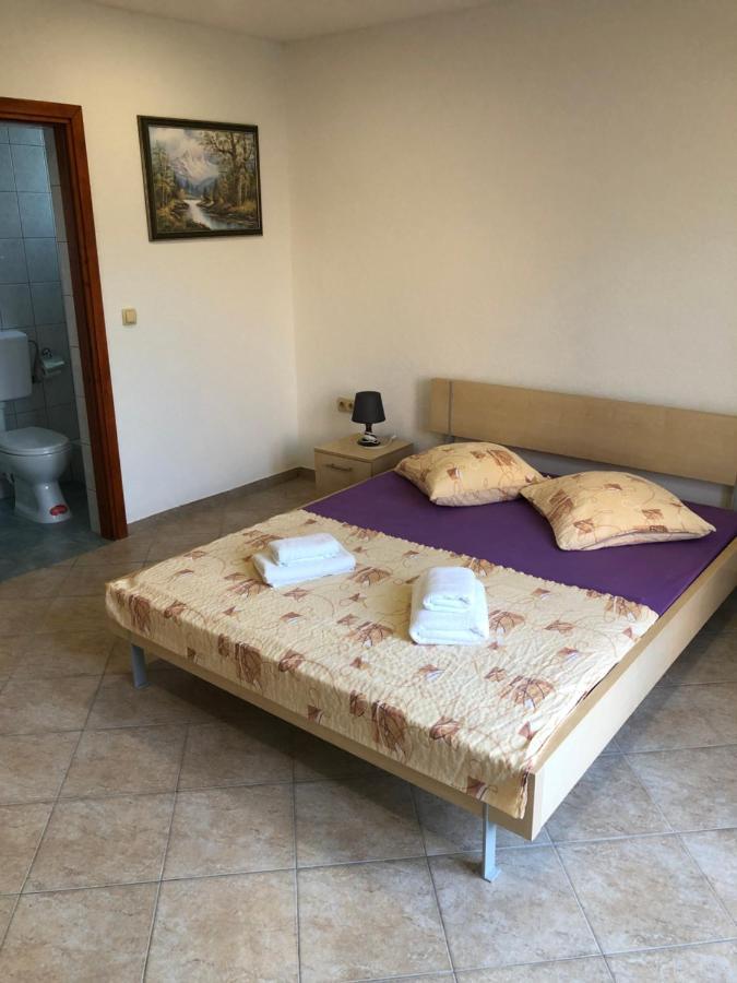 Miro Apartmani Ražanac エクステリア 写真