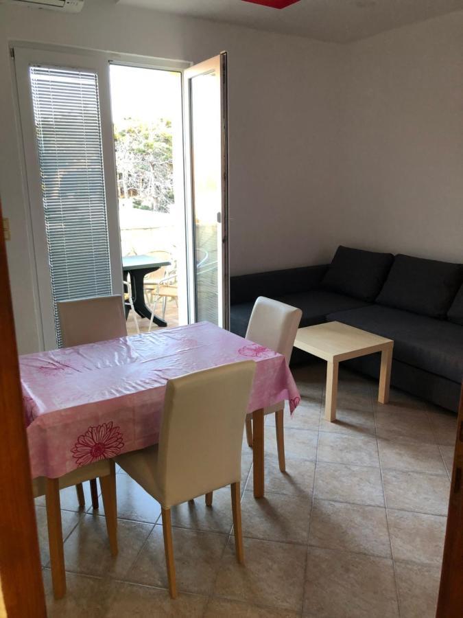 Miro Apartmani Ražanac エクステリア 写真