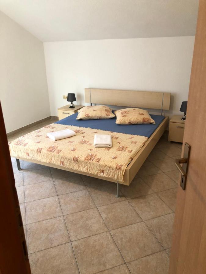 Miro Apartmani Ražanac エクステリア 写真