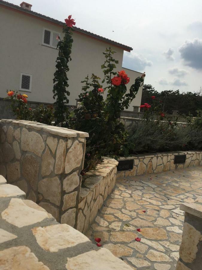 Miro Apartmani Ražanac エクステリア 写真